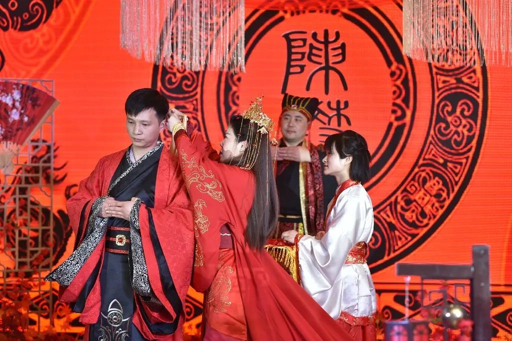 古代中国婚礼习俗：纸嫁衣的神秘传说