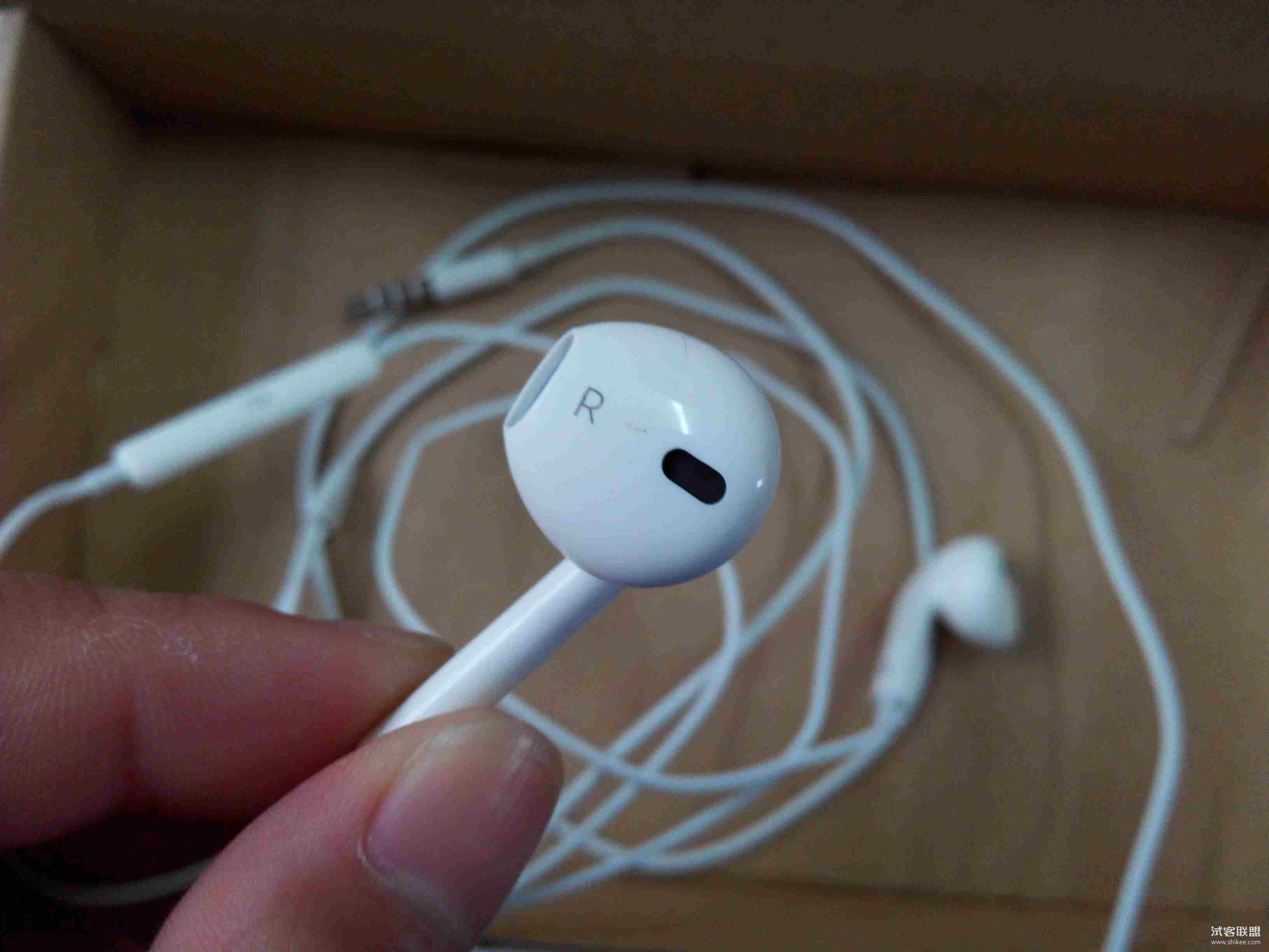 苹果耳机序列号查询真伪-苹果耳机守护者：为你的耳朵呵护天使