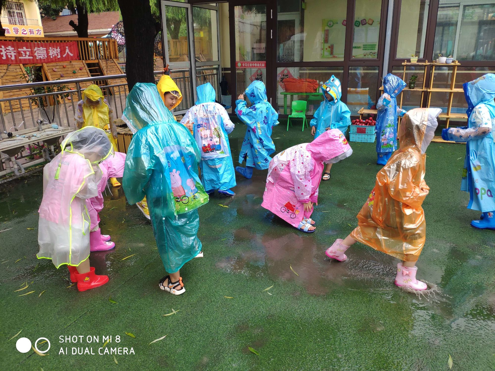 下雨场景的手游_下雨天适合英文_下雨可以玩手机游戏吗英文